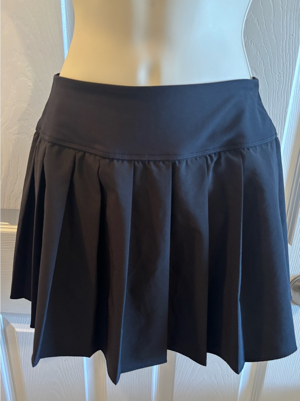 Old Navy Black Pleated Active Skort